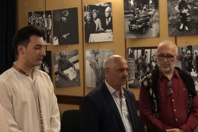 Akimirkos iš 2022 m. liepos 7 d. įvykusio kino klubo vakaro su Arman Yeritsyan kurtu filmu „Pasipriešinimas“